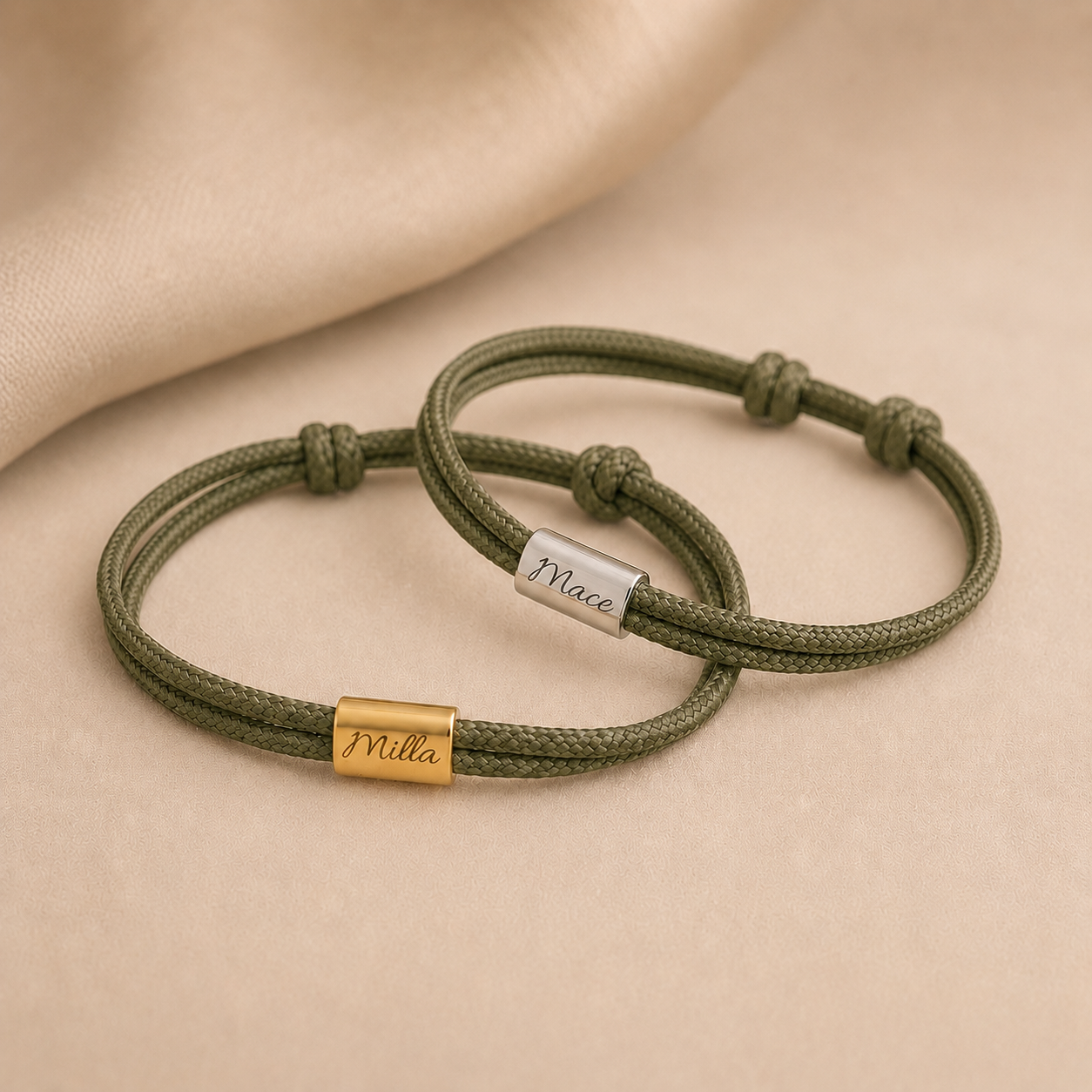 Personlige armbånd til par i army grøn med navne graveret på rustfrit stål